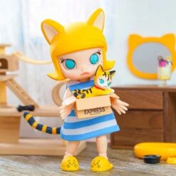 MOLLY Cat In The Box Action Figure -Pop Mart 20231011 120204 620904 1200x1200