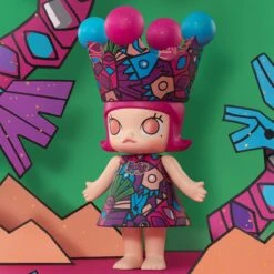 MEGA ROYAL MOLLY 1000% HAN MEILIN -Pop Mart 20240604 105929 021008 mega royal molly 1000 han meilin mega 1000 pop mart us scene 2 1200x1200