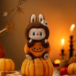 Happy Halloween Party Series-Sitting Pumpkin Vinyl Plush Pendant -Pop Mart 20240905 135741 658822 happy halloween party series sitting pumpkin vinyl plush pendant plush details scene 1 1200x1200