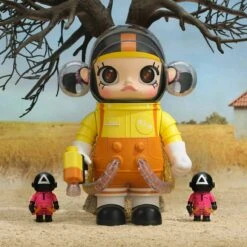 MEGA SPACE MOLLY 400%+100% Squid Game -Pop Mart 20241211 112836 329857 scene 1 mega space molly 400 100 squid game mega details popmart us 1200x1200