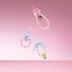 MOLLY Daily Look Series-Phone Charm Blind Box -Pop Mart 20250102 163029 117612 scene2 molly daily look series phone charm blind box blind boxes details popmart us 1200x1200