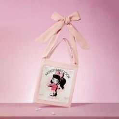 MOLLY Daily Look Series-Shoulder Bag（Fashion Rising Star） -Pop Mart 20250106 101238 310262 scene3 molly daily look series shoulder bag accessories details popmart us 1200x1200