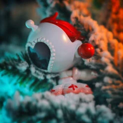 SKULLPANDA White Maid Figurine -Pop Mart scene 02 BExftafVld 1200x1200