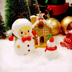 Sweet Bean Snowman Figurine -Pop Mart scene 02 dNeehp8zW5 1200x1200